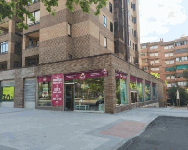 Local comercial en Tres Cantos zona Sectores photo 0