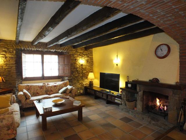 CASA DE POBLE EN VENDA - SEVA CENTRE photo 0