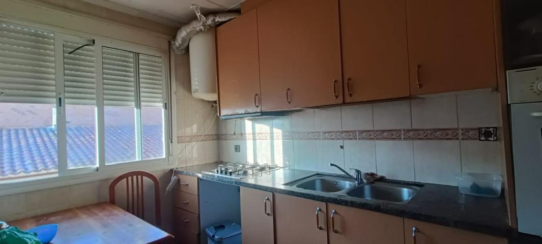 PIS 3 HABITACIONS EN VENDA - VIC ZONA C TORELLÓ photo 0