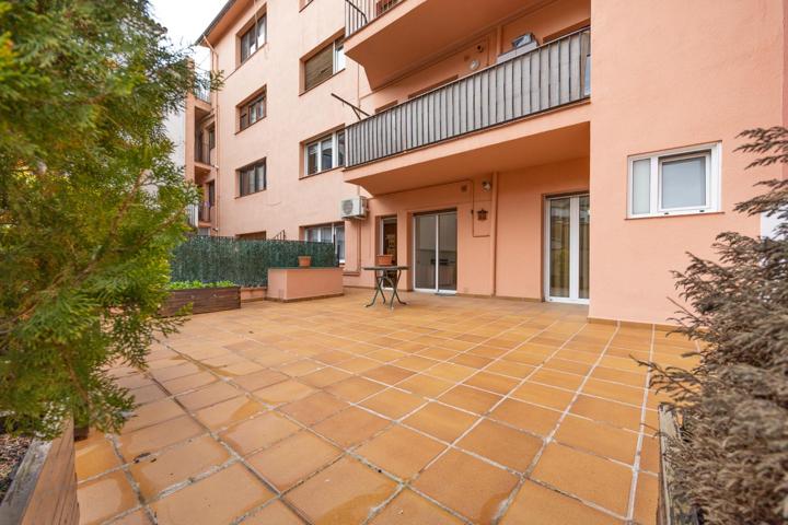 PIS DE 4 HABITACIONS AMB TERRASSA DE 48M2 - VIC CENTRE photo 0
