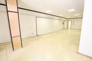 LOCAL COMERCIAL EN EL TANCAT, EL VENDRELL photo 0