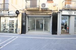 LOCAL COMERCIAL EN ALQUILER EN EL CENTRO DEL VENDRELL photo 0