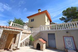 CASA INDEPENDIENTE CON PISCINA EN URB. NOU VENDRELL photo 0