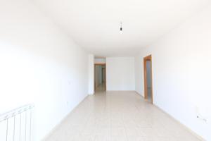 PISO EN VENTA EN EL CENTRO DEL VENDRELL photo 0