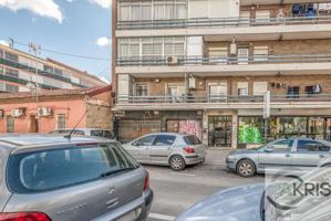 LOCAL EN VENTA CALLE MIGUEL DE LA ROCA photo 0