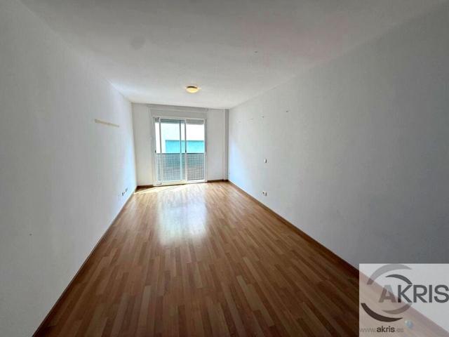 En pleno centro de Parla, 2 habitaciones, 2 wc photo 0