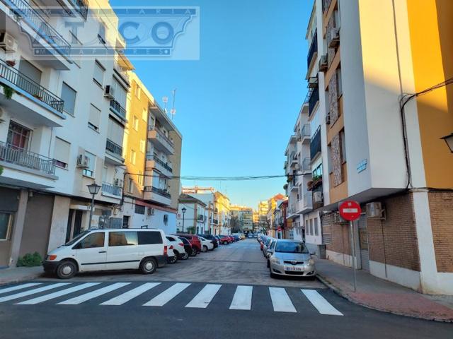 Local En venta en Sevilla photo 0