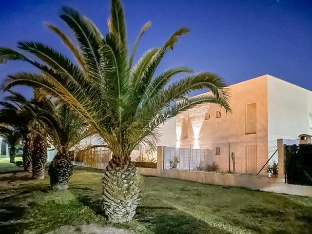 Adosada en Venta en Retamar Almería photo 0