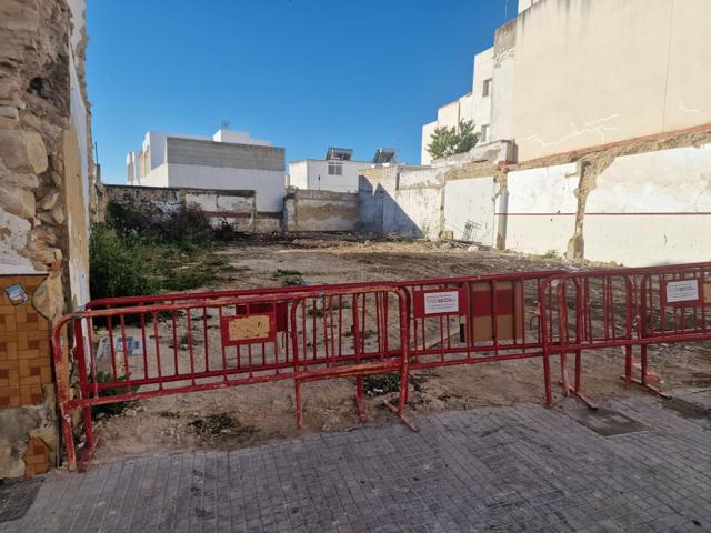 Oportunidad Única: Solar en el Centro de Trebujena photo 0