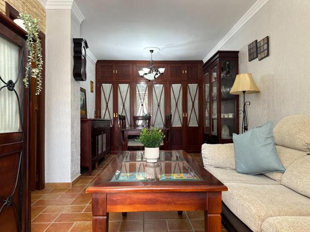 Piso en La Dehesilla con 3 dormitorios y garaje photo 0