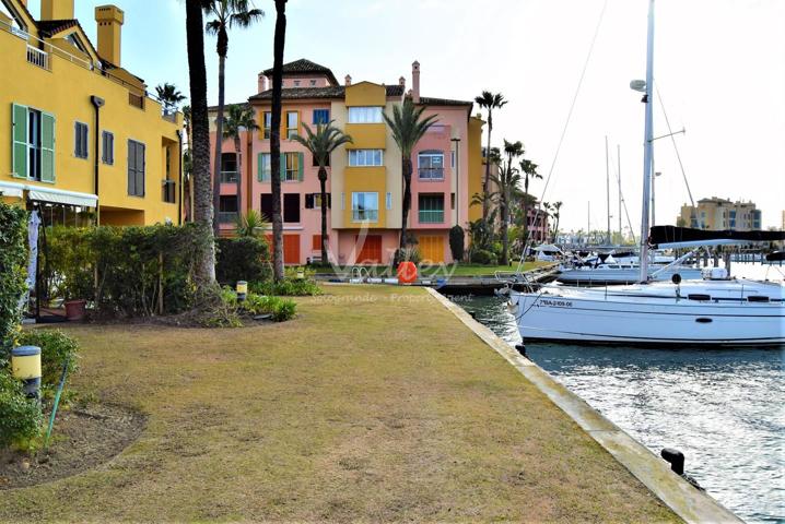 Alquiler de apartamento  en Urbanización Ribera del Candil en La Marina de Sotogrande. photo 0