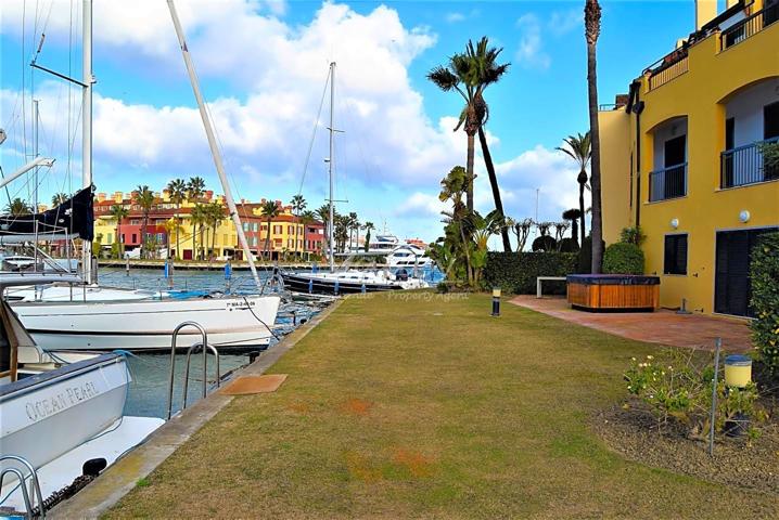 Alquiler de apartamento  en Urbanización Ribera del Candil en La Marina de Sotogrande. photo 0