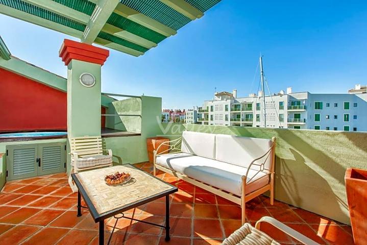 Alquiler de larga temporada a partir de SEPTIEMBRE de ático en Urb. Isla Tortuga en La Marina de Sotogrande. photo 0