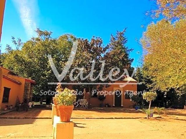 Finca Rústica en venta en Jimena de la Frontera de 110000 m2 photo 0
