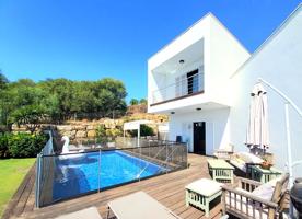 Casa - Chalet en venta en Torreguadiaro de 278 m2 photo 0