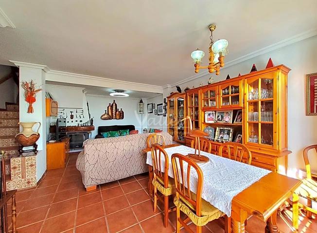 Casa - Chalet en venta en Los Barrios de 115 m2 photo 0