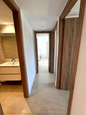 Venta de apartamento en primera línea de golf en San Roque Club photo 0