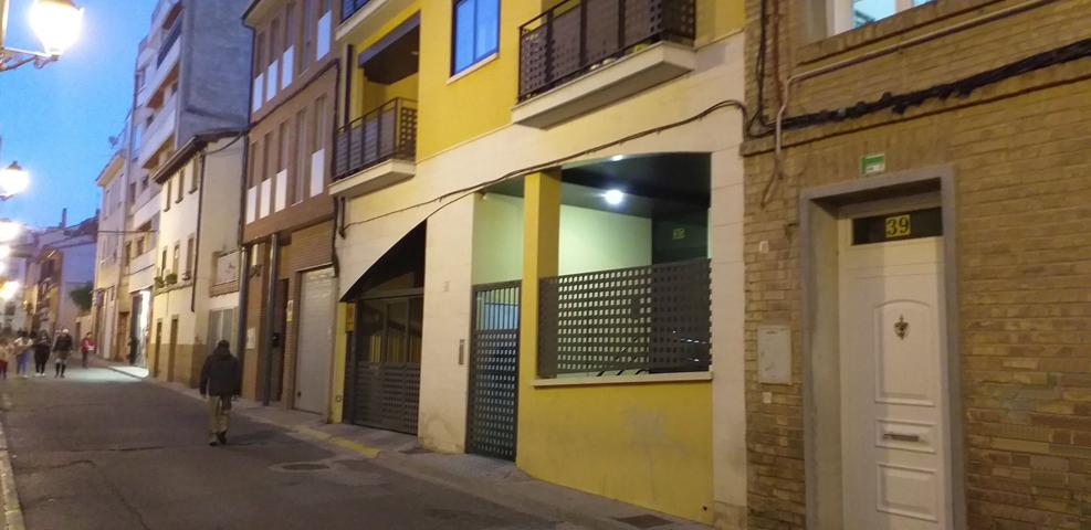 Piso de 2 habitaciones, con garaje y trastero, en el centro de Huesca photo 0