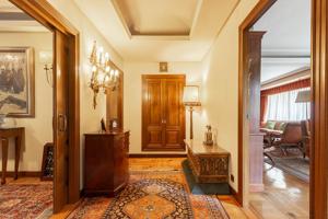 Piso en venta en Oviedo de 235 m2 photo 0