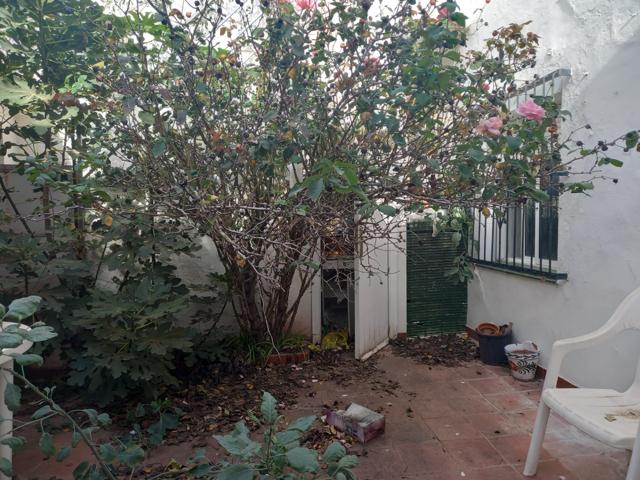 CASA SOLA EN SAN FERNANDO CON PATIO photo 0