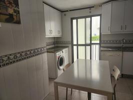 PISO CON TRES DORMITORIOS Y DOS BAÑOS EN PLENO CENTRO photo 0