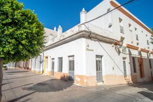 ESQUINA CON MUCHAS POSIBILIDADES EN CASCO HISTORICO photo 0