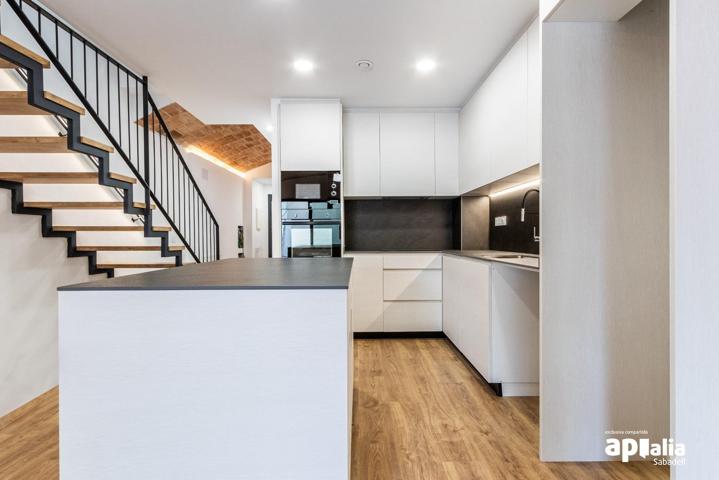 CASA DE OBRA NUEVA CON PATIO Y ACABADOS DE ALTA CALIDAD EN BARBERÀ DEL VALLÈS photo 0