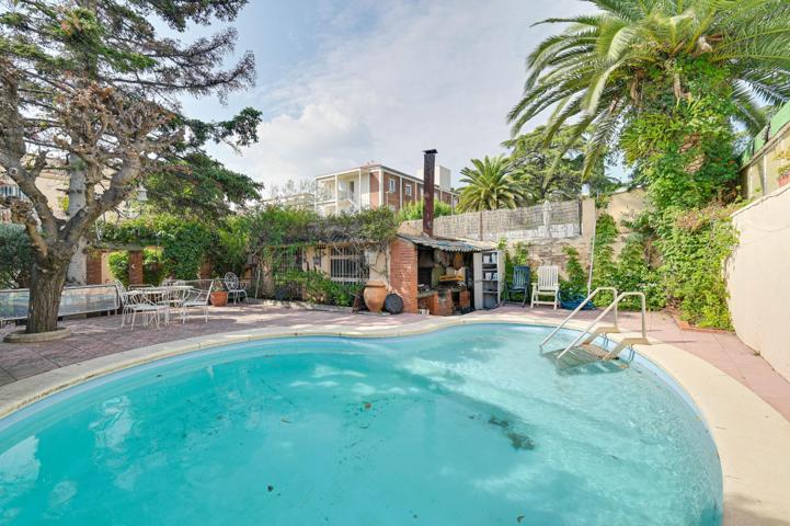 Encantadora casa con jardín y piscina en Barcelona — un oasis de tranquilidad photo 0