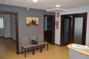 Oficina en venta en Santiago de Compostela de 321 m2 photo 0