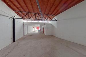 Local en venta en Touro de 71 m2 photo 0
