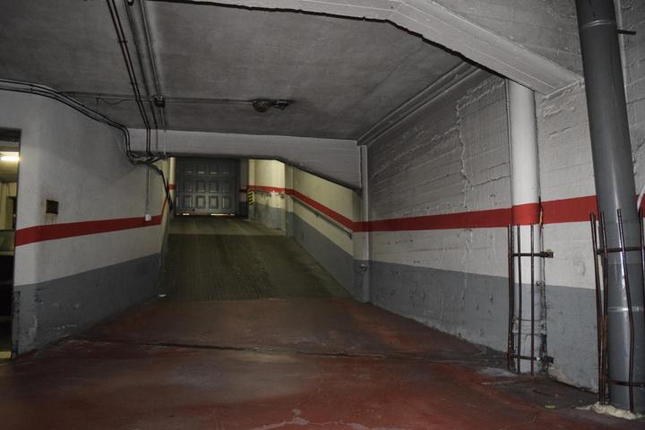 Plaza De Parking en venta en Santiago de Compostela de 10 m2 photo 0