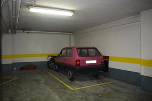 Plaza De Parking en venta en Santiago de Compostela de 10 m2 photo 0