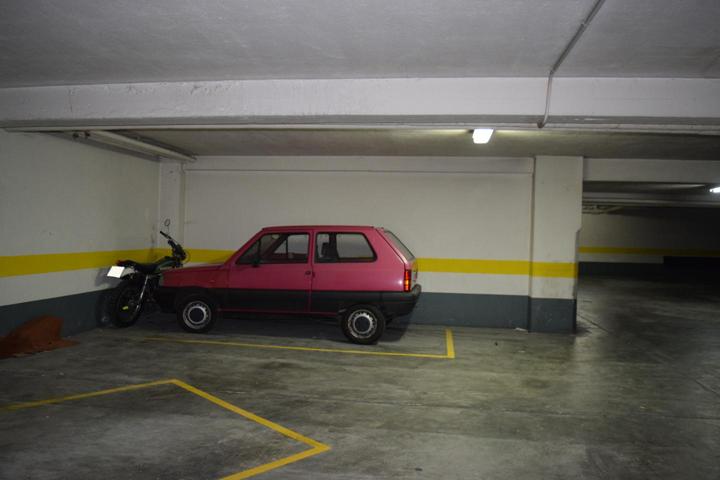 Plaza De Parking en venta en Santiago de Compostela de 10 m2 photo 0