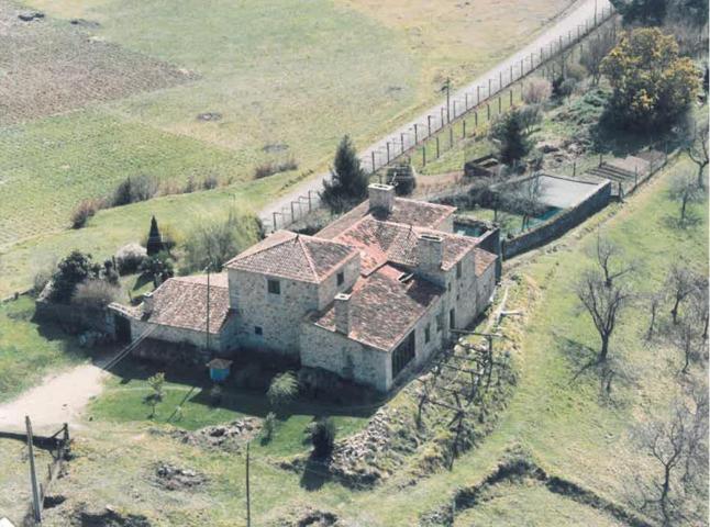 Casa - Chalet en venta en Teo de 600 m2 photo 0