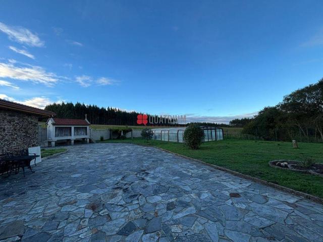 Casa De Pueblo en venta en Oroso de 252 m2 photo 0