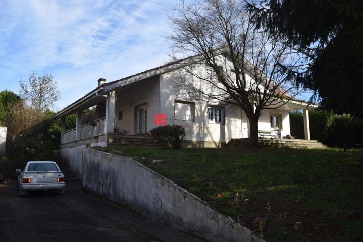 Casa - Chalet en venta en Teo de 461 m2 photo 0