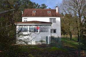 Casa - Chalet en venta en Teo de 258 m2 photo 0