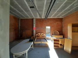 Local en venta en Ames de 200 m2 photo 0