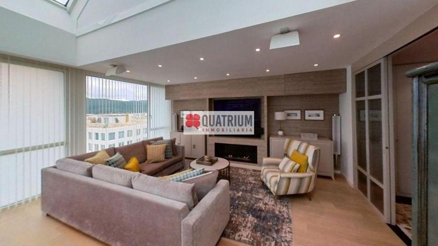 Ático en venta en Santiago de Compostela de 141 m2 photo 0