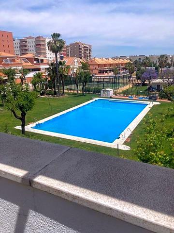 Magnifico adosado totalmente exterior situado en Huelva en el conjunto residencial Vistalegre photo 0