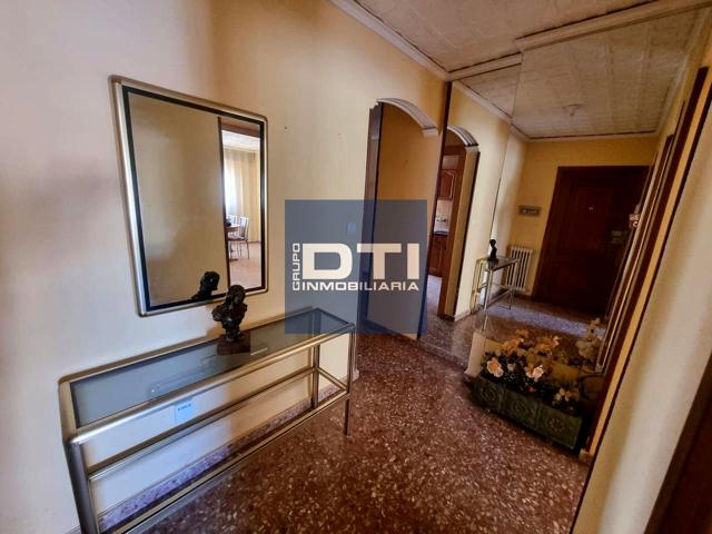 Piso amplio de 4 dormitorios y 2 baños. San Pablo. Albacete photo 0