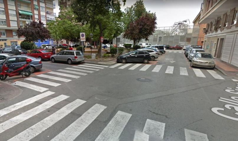 plaza de Parking en la plaza Santa Marta photo 0