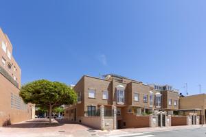 TRIPLEX VILLABLANCA 4 DORMITORIOS photo 0