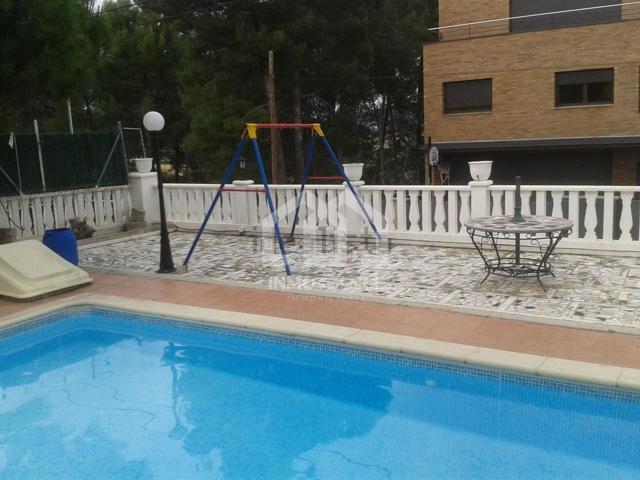 TORRE CON INQUILINO, 7 HAB + PISCINA photo 0