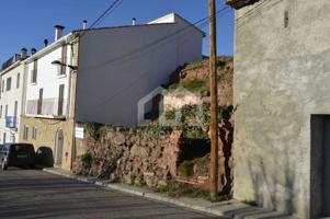 SOLAR EN EL PUEBLO DE VACARISSES CON VARIAS POSIBILIDADES O CASA O BLOQUE DE 6 PISOS CON PROYECTO photo 0