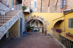 CASA MAS DOS LOCALES ALQUILADOS CON RENTABILIDAD DE 400 M2 EN TOTAL EN CASTELLBELL I EL VILAR PUEBLO. photo 0