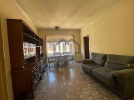 PISO MUY LUMINOSO EN PLAZA CATALUÑA CON ASCENSOR Y MUY AMPLIO photo 0