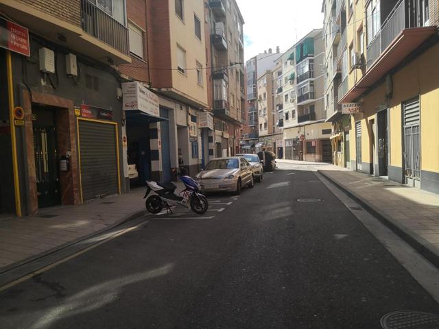 Local en venta en Zaragoza de 210 m2 photo 0