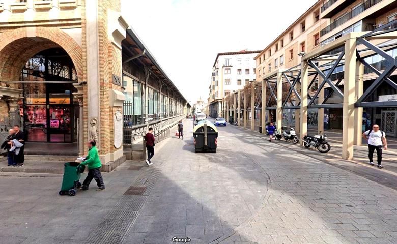 Local junto Mercado Central, 389 m², tres plantas photo 0