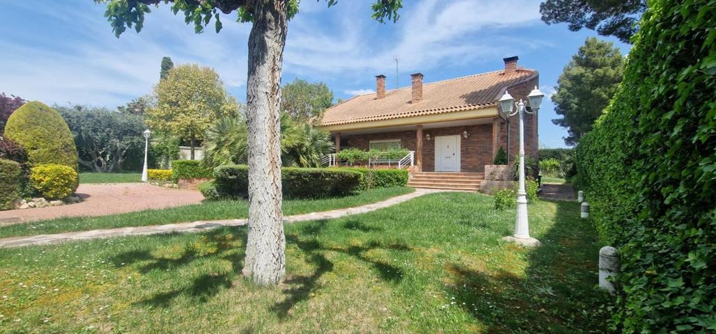 Casa - Chalet en venta en Las Lomas del Gállego de 364 m2 photo 0